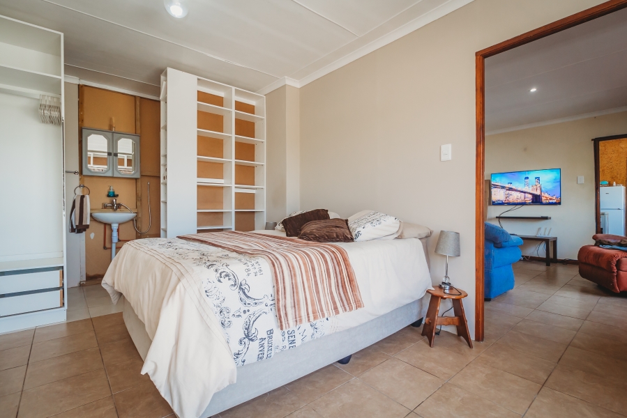 5 Bedroom Property for Sale in Denneoord Western Cape